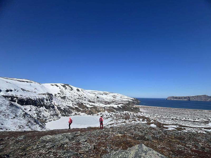 Ženy na horách v Sørsandfjorden severné Nórsko
